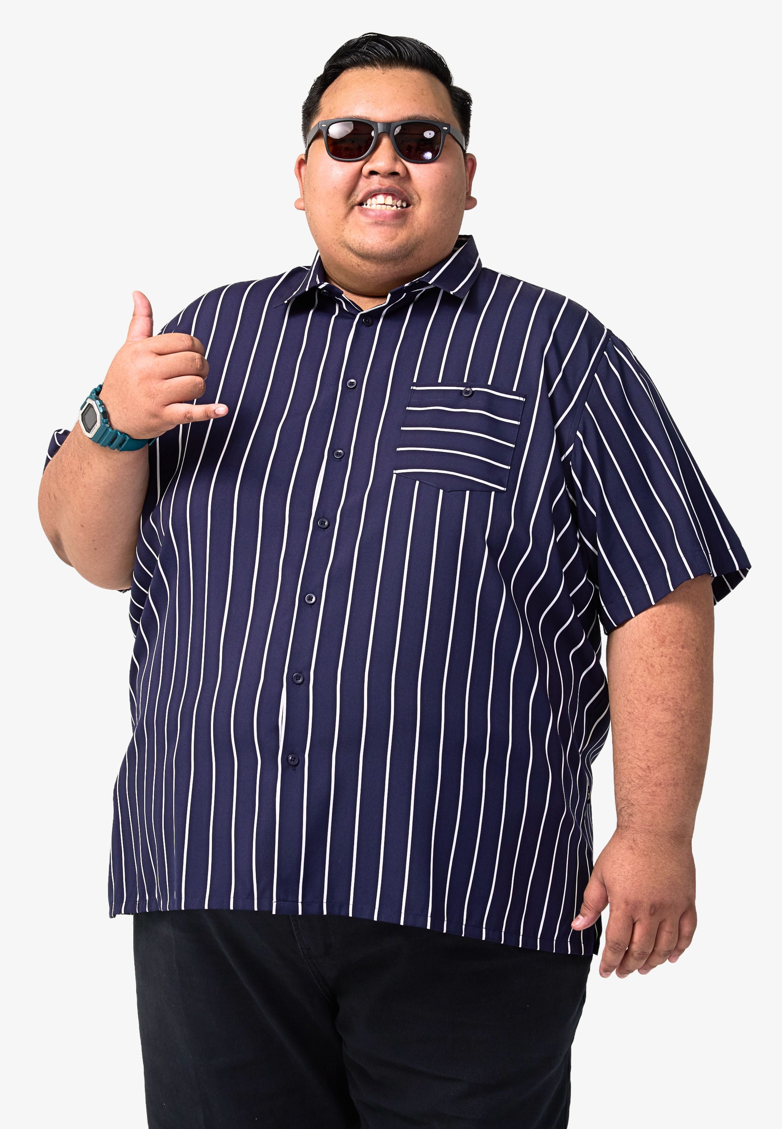 A plus-size male model wearing a dark blue shirt with white stripes #color_dark blue