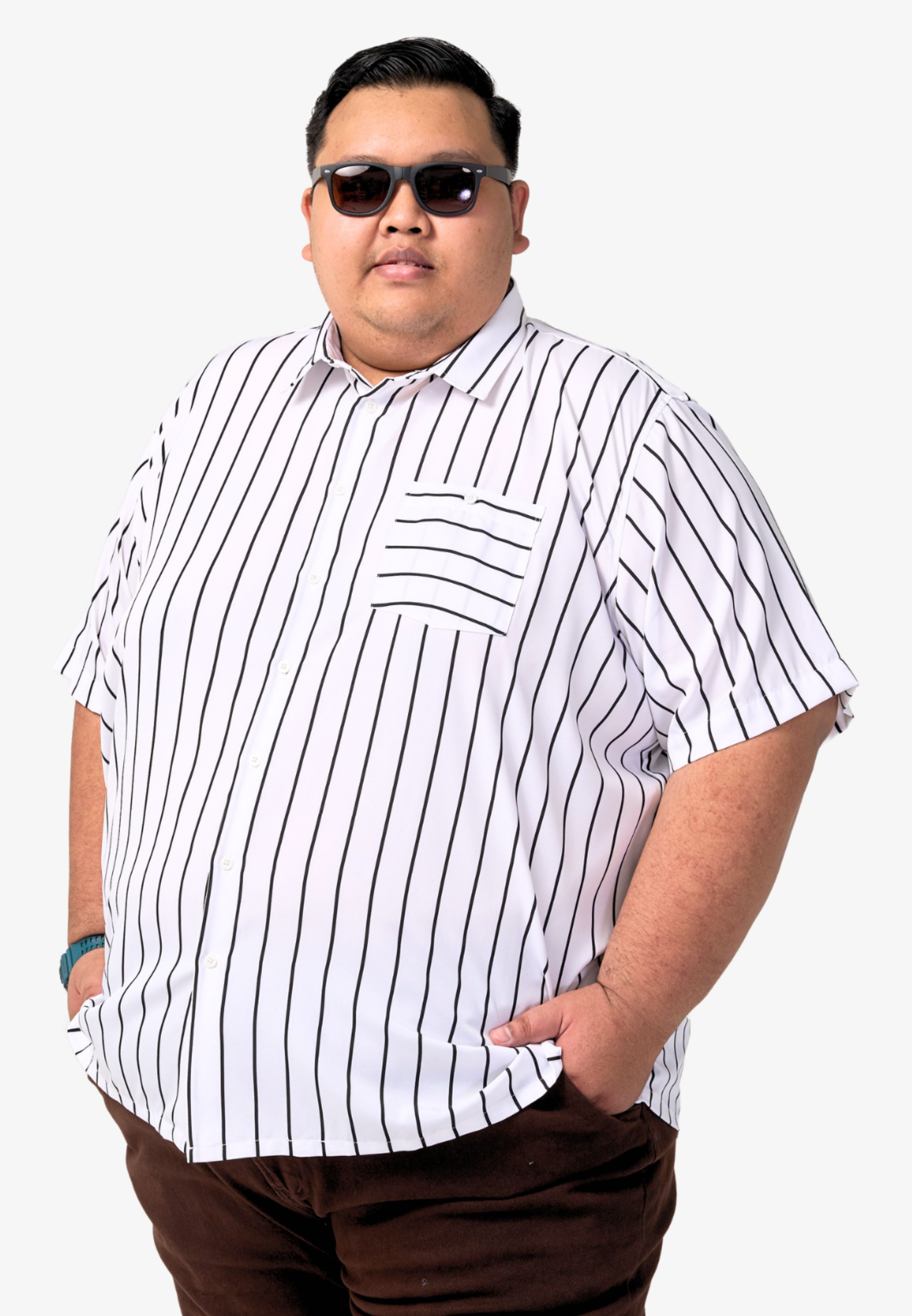A plus-size male model wearing a white shirt with black stripes #color_white