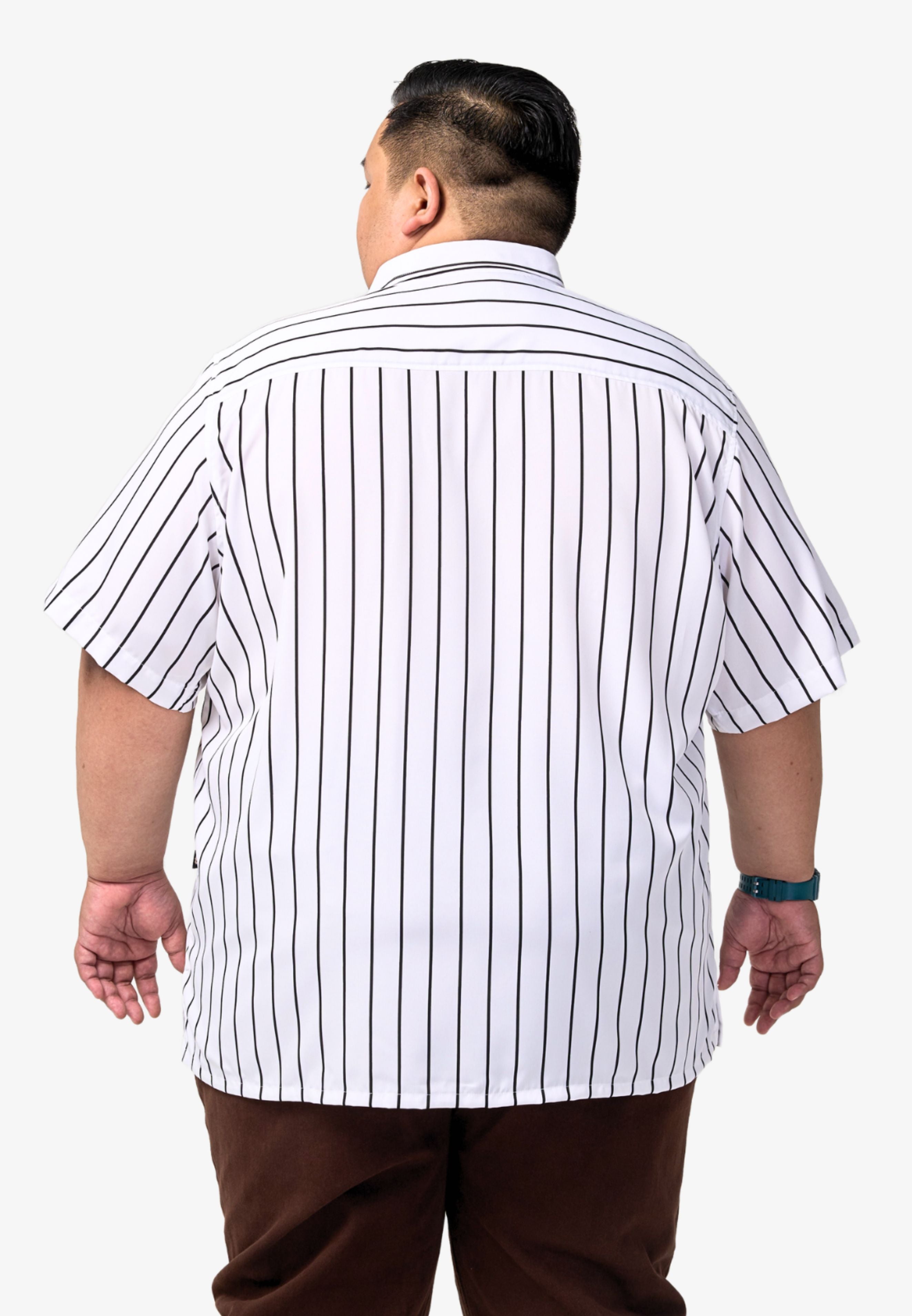 A picture of the back of the shirt worn by a plus-size male model in a white shirt with black stripes #color_white